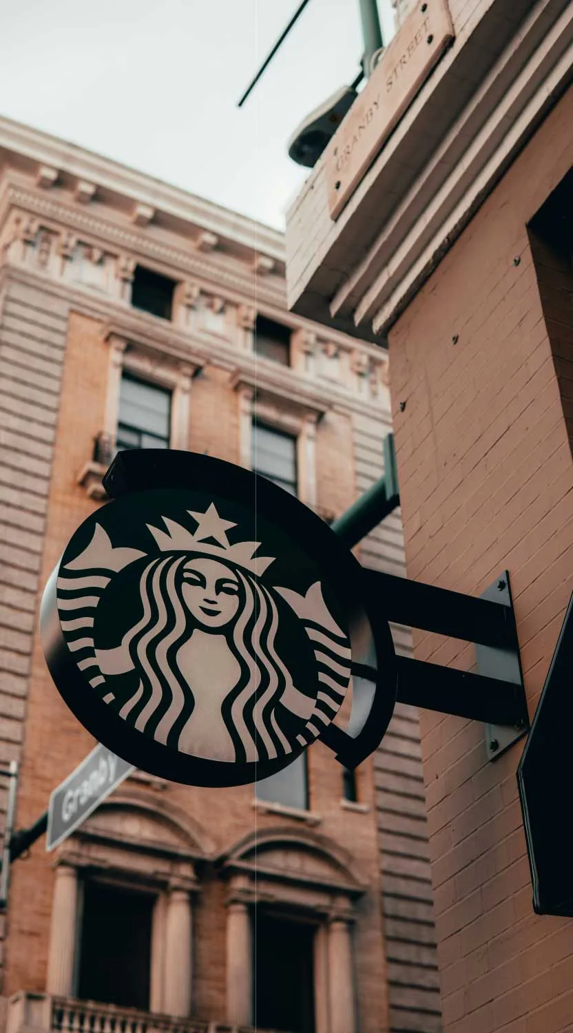 jiawei-zhao-g7ErZpEeztA-unsplash-v4 Starbucks Logo